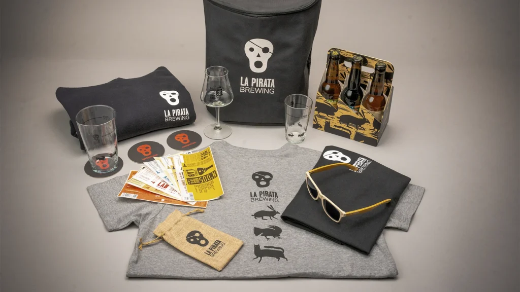 Kit completo de marca con vasos, posavasos, textil y packaging gestionado por un único proveedor
